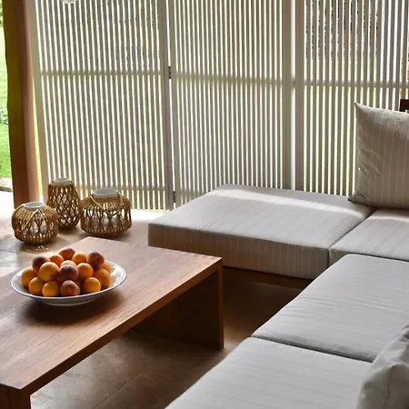 Sycamore House Apartment *